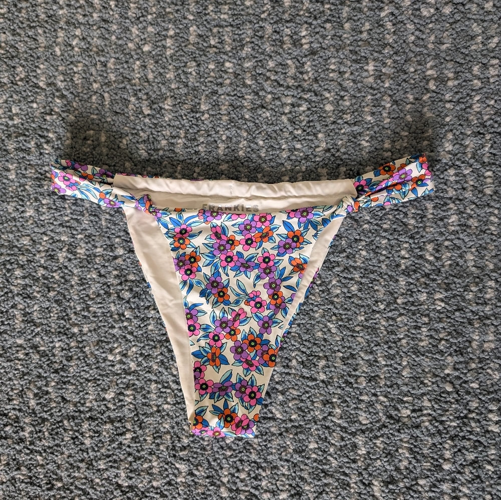 Frankie's Bikinis Bottom *M*